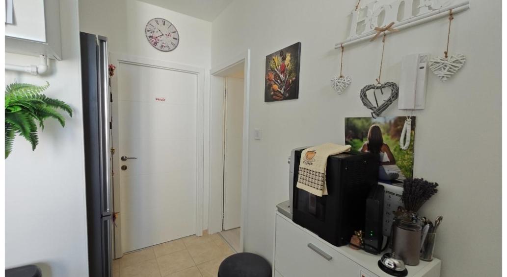 Derkovits Appartman Szombathely Bagian luar foto